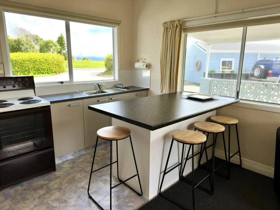 Pohara'S Seaside Chalet 外观 照片